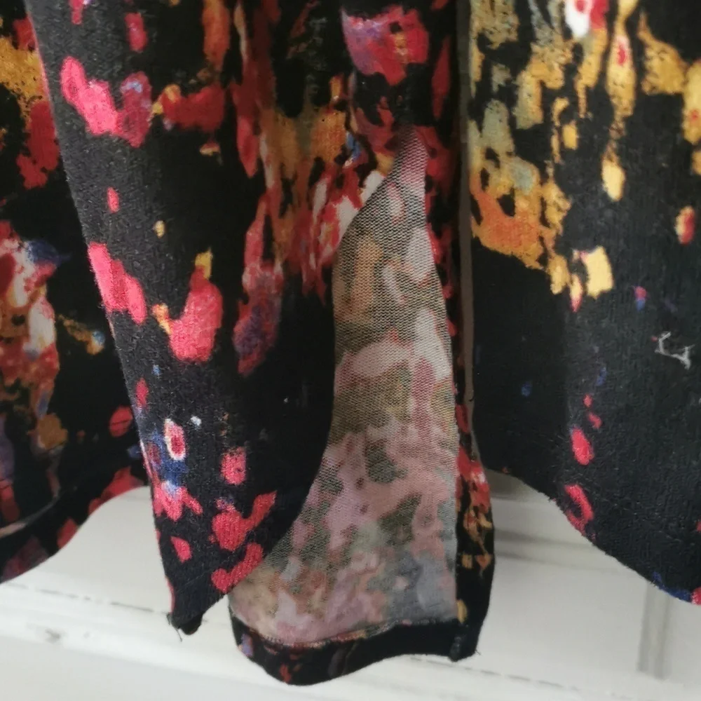 Vibrant arty ISCA long sleeve top. Size large. EUC - Picture 4 of 5